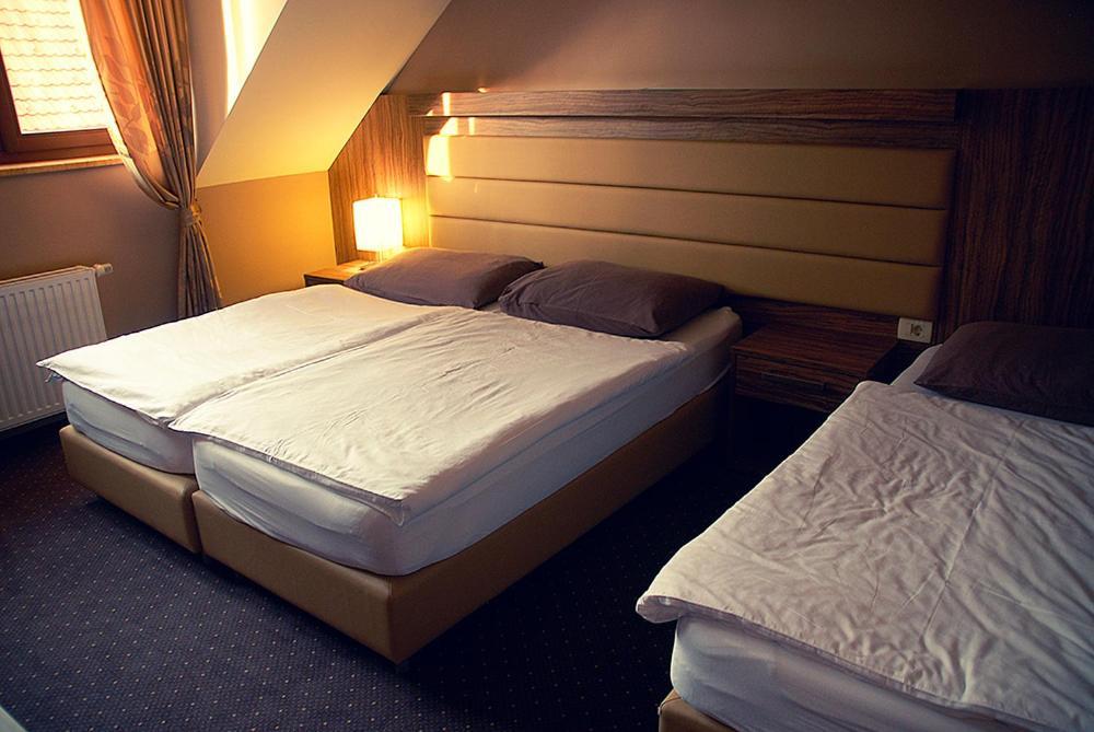 Trebnje Hotel Opara מראה חיצוני תמונה