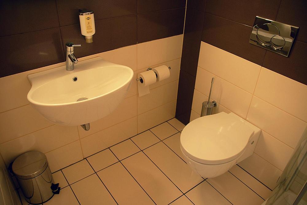 Trebnje Hotel Opara מראה חיצוני תמונה