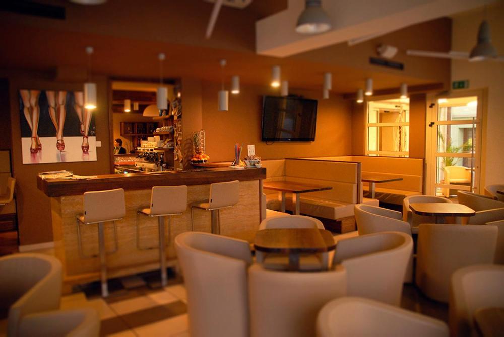 Trebnje Hotel Opara מראה חיצוני תמונה