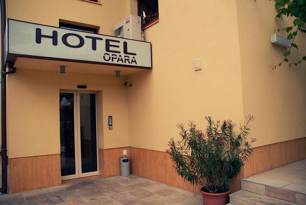 Trebnje Hotel Opara מראה חיצוני תמונה
